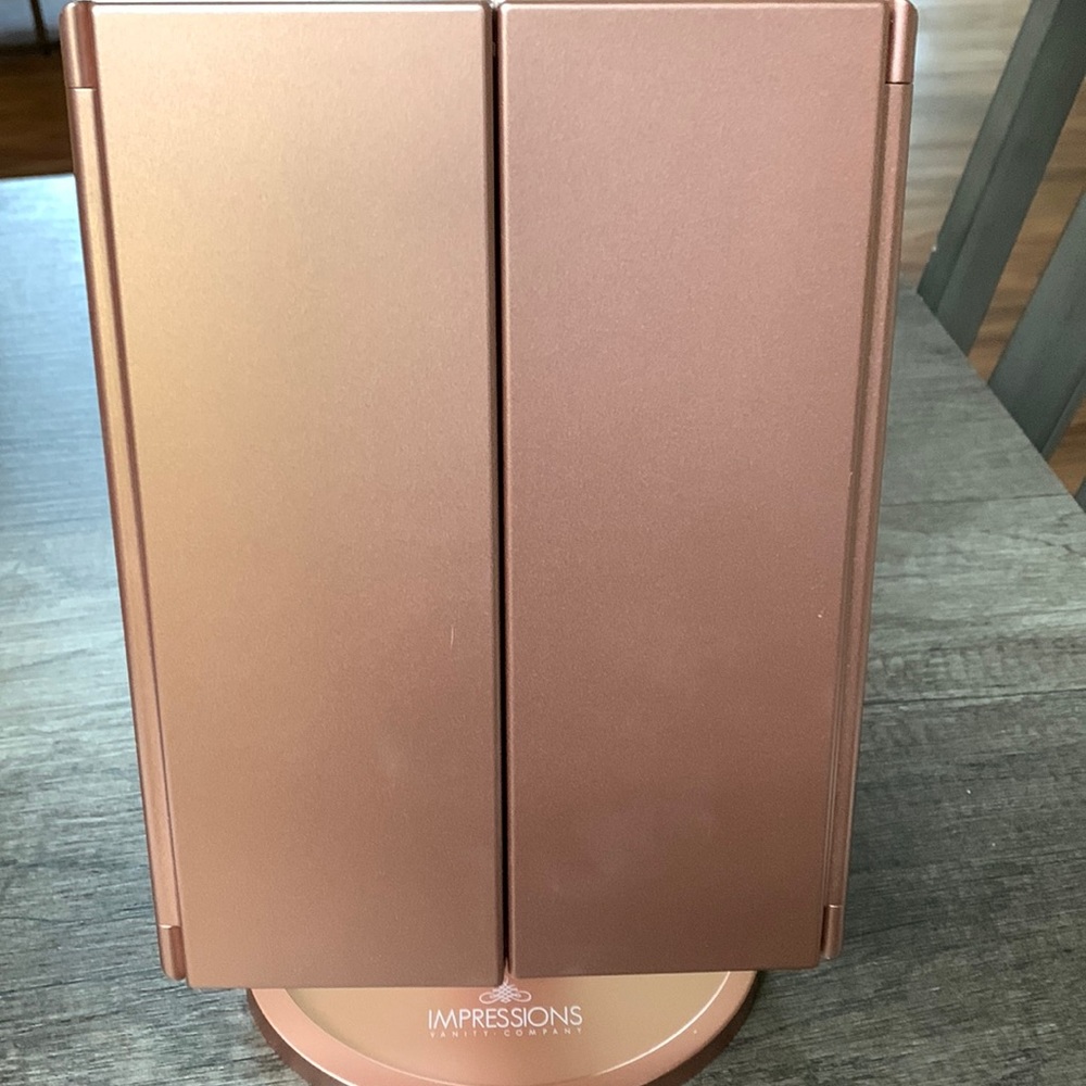 IMPRESSIONS VANITY MIRROR LIGHTS UP TO 3 colors